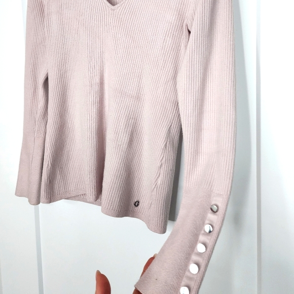 Guess cutout long sleeve top - Picture 3 of 6